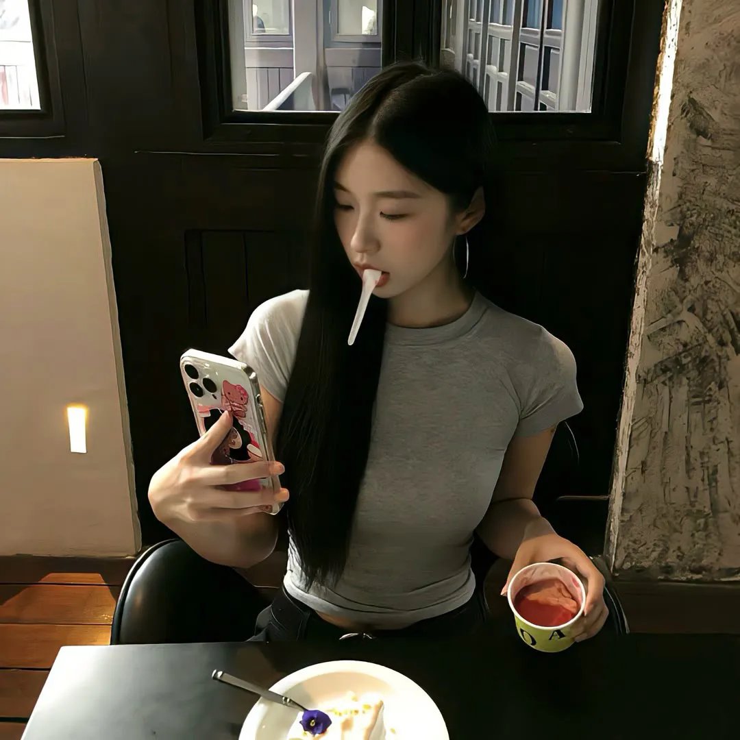 眼神阳光的男孩